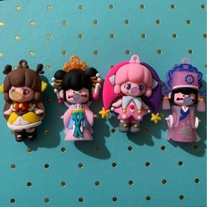 💙 4 Bubble Gum Girls Rubber Dolls with Keychain Loops